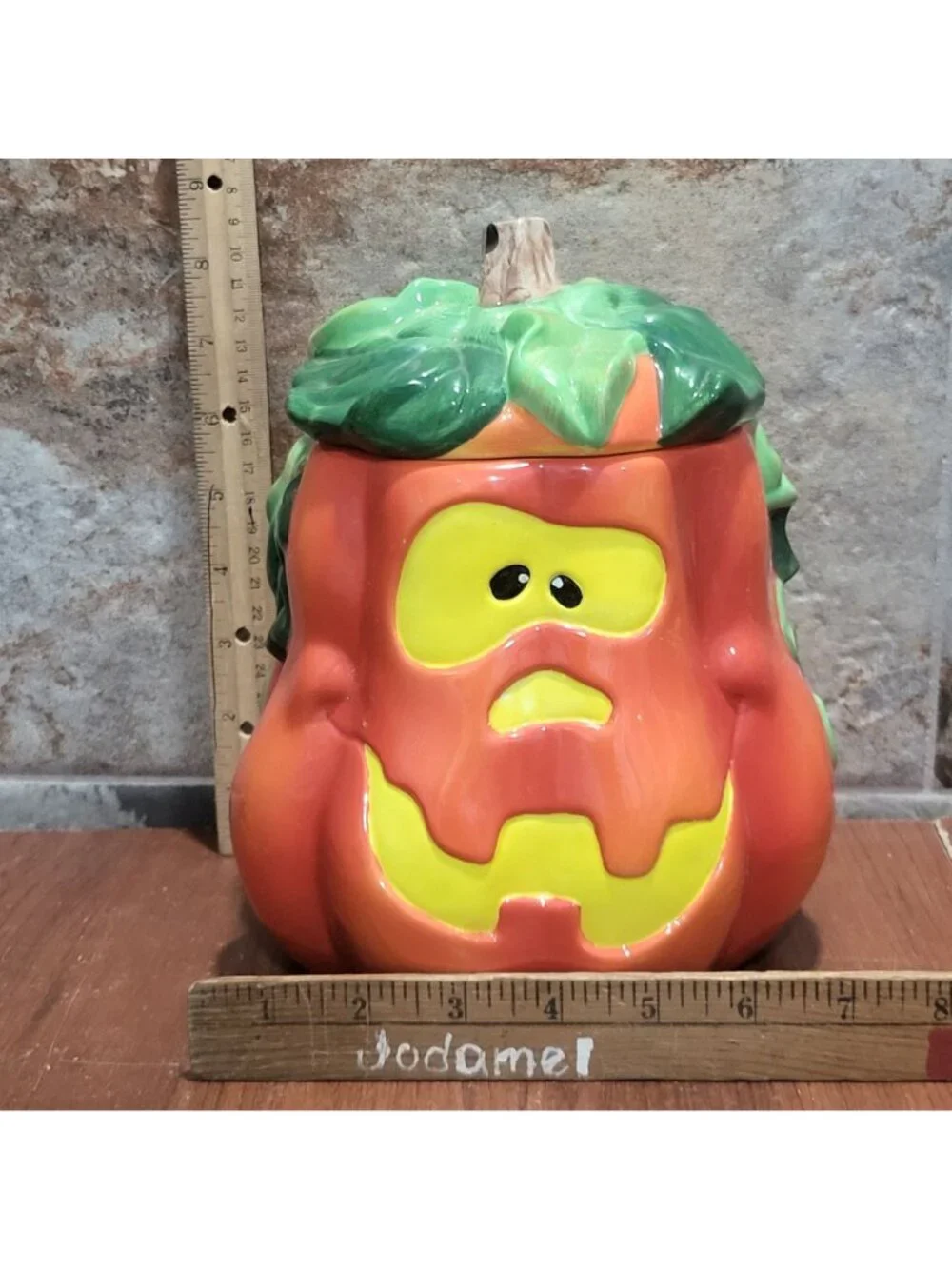Halloween Pumpkin Jack O' Lantern Cookie Treat Jar 2002 Chipped